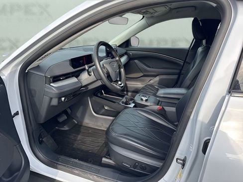 Used 2022 Ford Mustang Mach-E Select image 9