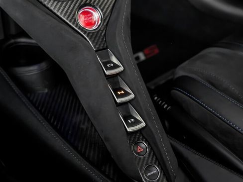 Used 2018 McLaren 720S Luxury RWD image 38