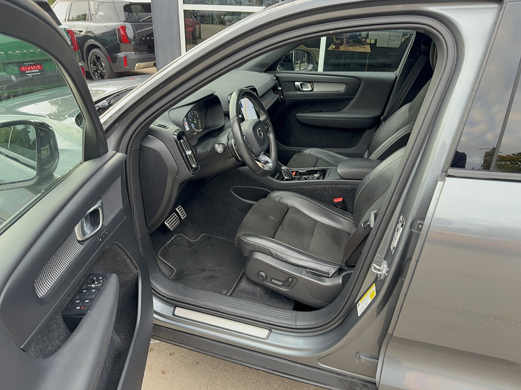 Used 2019 Volvo XC40 T5 R-Design AWD/4WD image 5
