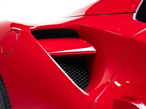 Used 2019 Ferrari 488 Spider image 21