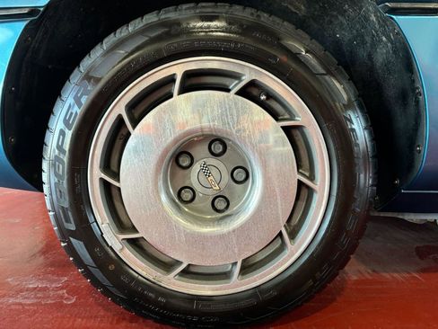 Used 1987 Chevrolet Corvette Convertible image 28