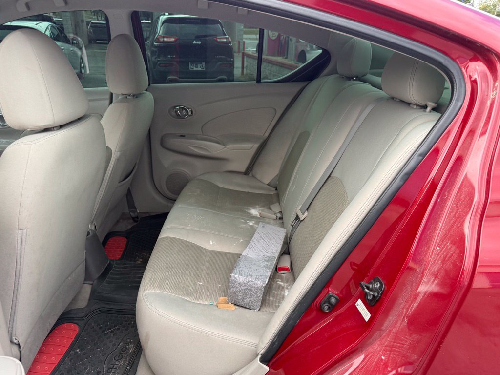 Used 2015 Nissan Versa SV FWD image 11
