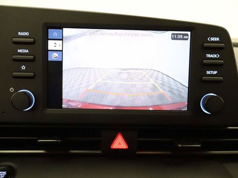 Used 2025 Hyundai Elantra Sport image 11