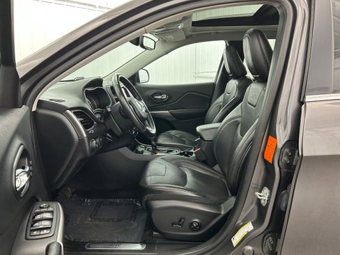 Used 2019 Jeep Cherokee Limited AWD/4WD image 4