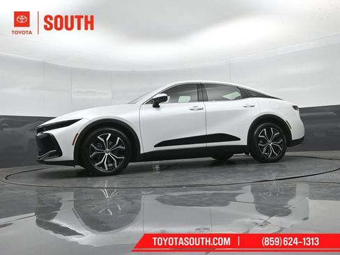 Used 2024 Toyota Crown AWD/4WD image 44