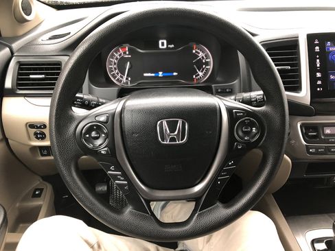 Used 2018 Honda Pilot EX image 11