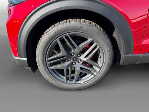New 2026 Ford Explorer ST w/ Sun And Sound Package image 9