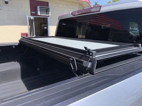 Used 2020 GMC Sierra 1500 SLT RWD image 20