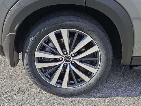 Used 2022 Nissan Pathfinder Platinum w/ Lighting Package (N93) image 7