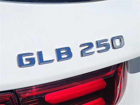 Certified 2025 Mercedes-Benz GLB 250 4MATIC image 14