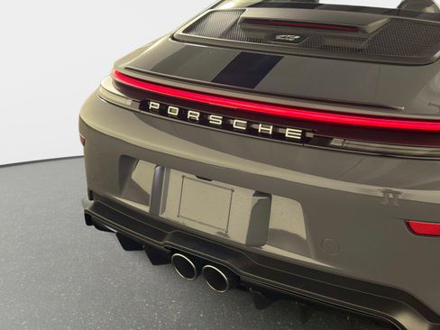 Used 2025 Porsche 911 GT3 RWD image 18