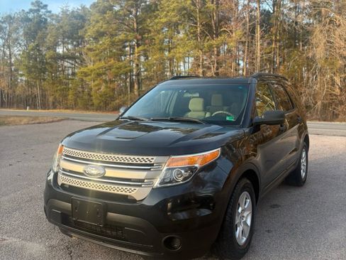 Used 2013 Ford Explorer FWD image 2