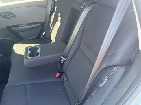 Used 2023 Nissan Rogue S image 11