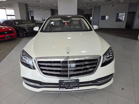 Used 2019 Mercedes-Benz S 560 Sedan image 2