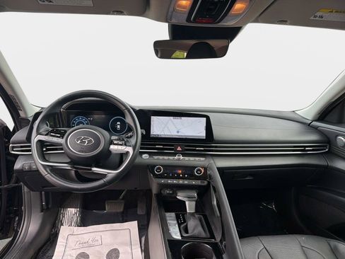 Used 2023 Hyundai Elantra Limited image 16