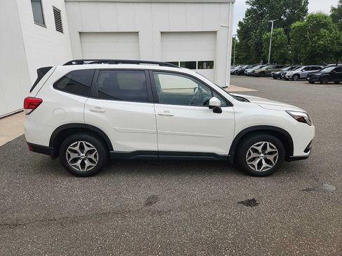 Used 2024 Subaru Forester Premium AWD/4WD image 7