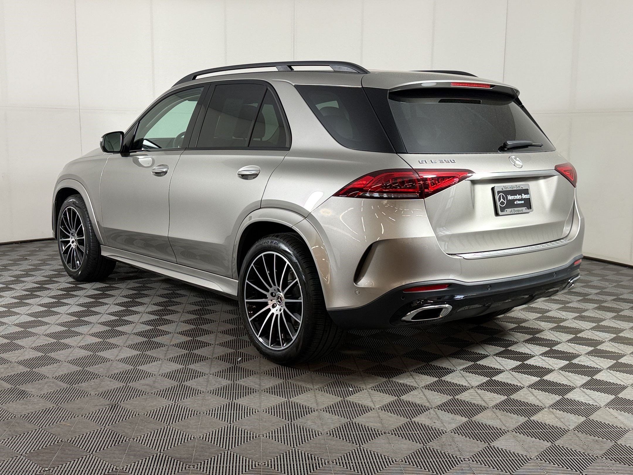 Used 2022 Mercedes-Benz GLE 350 image 3