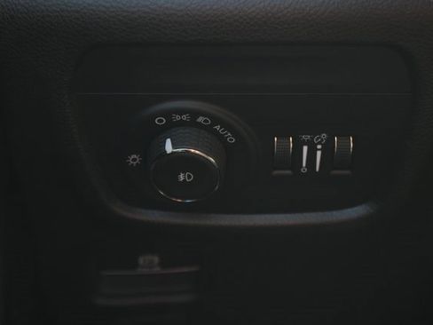 Used 2024 Jeep Grand Cherokee Limited image 14