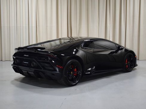 Used 2023 Lamborghini Huracan EVO image 9