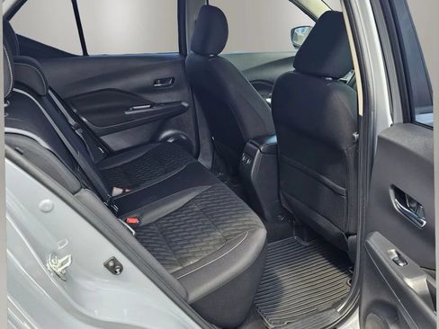 Used 2022 Nissan Kicks SV FWD image 9