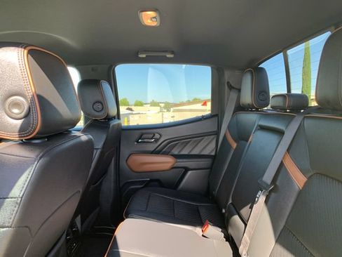 Used 2023 GMC Canyon AT4 w/ AT4 Premium Package AWD/4WD image 13