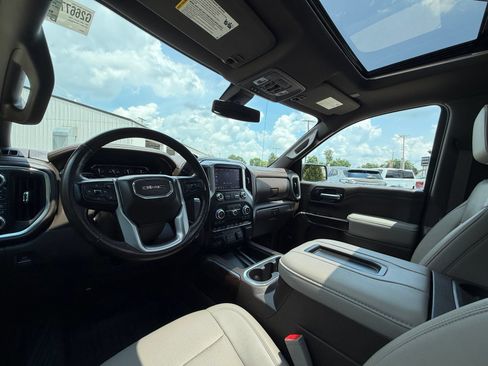 Used 2021 GMC Sierra 1500 SLT w/ SLT Premium Plus Package AWD/4WD image 17