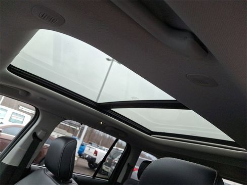 New 2024 Jeep Grand Cherokee Limited 4xe w/ Luxury Tech Group II image 10