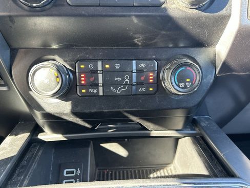 Used 2019 Ford F350 XLT w/ XLT Premium Package image 24