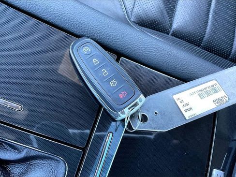 Used 2018 Ford Taurus SHO w/ Driver Assist Package image 36