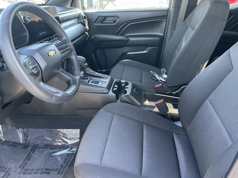 Used 2024 Chevrolet Colorado W/T image 18