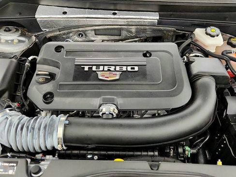 Used 2024 Cadillac XT4 Premium Luxury image 30