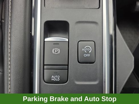 Used 2024 Nissan Pathfinder SL AWD/4WD image 36
