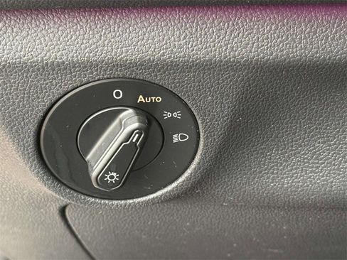 Used 2020 Volkswagen Jetta SEL image 26