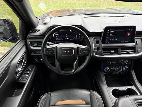 Used 2023 GMC Yukon XL AT4 w/ Technology Package AWD/4WD image 14