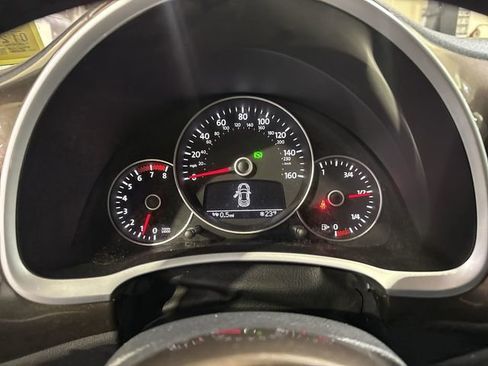 Used 2012 Volkswagen Beetle 2.5 image 25