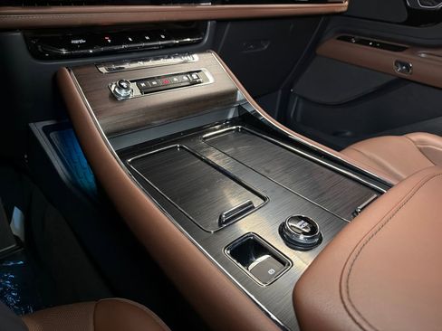 New 2026 Lincoln Aviator Reserve w/ Jet Appearance Package AWD/4WD image 30
