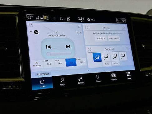 Used 2024 Chrysler Pacifica Touring-L image 17