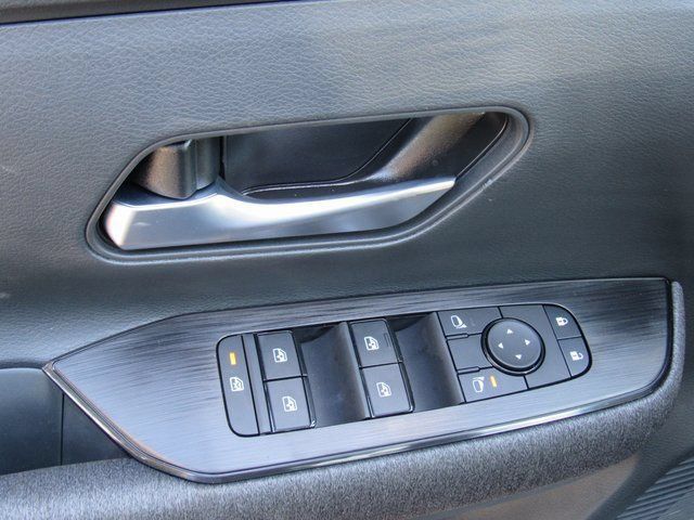 Used 2026 Nissan Kicks SV w/ Illumination Package FWD image 11