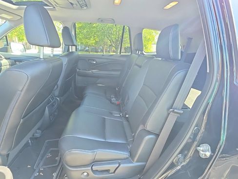 Used 2017 Honda Pilot Touring image 23