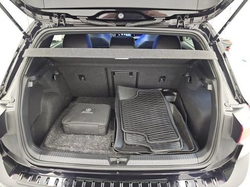 Used 2024 Volkswagen Golf R AWD/4WD image 32