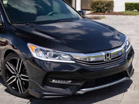 Used 2016 Honda Accord Sport image 3