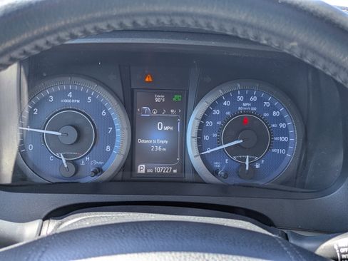 Used 2020 Toyota Sienna XLE w/ XLE Navigation Package FWD image 19