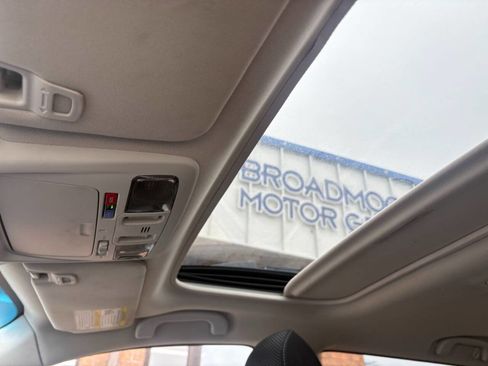 Used 2017 Subaru Outback 2.5i Premium image 15