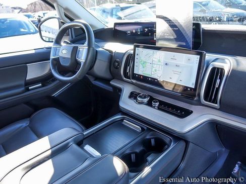 Certified 2025 Ford Expedition Active image 29