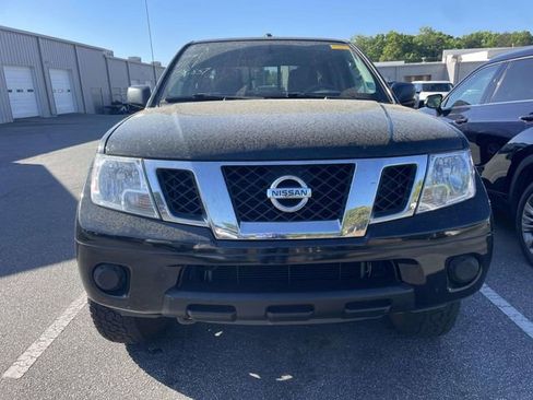 Used 2016 Nissan Frontier SV image 2