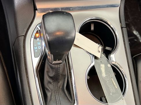 Used 2022 Jeep Grand Cherokee Limited w/ Trailer Tow Group IV image 17