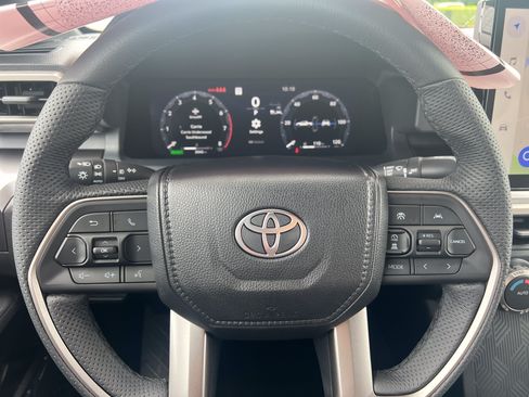 Used 2025 Toyota Tacoma TRD Off-Road AWD/4WD image 22