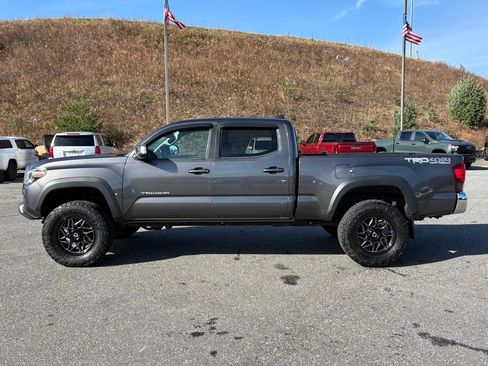 Used 2019 Toyota Tacoma TRD Off-Road image 16