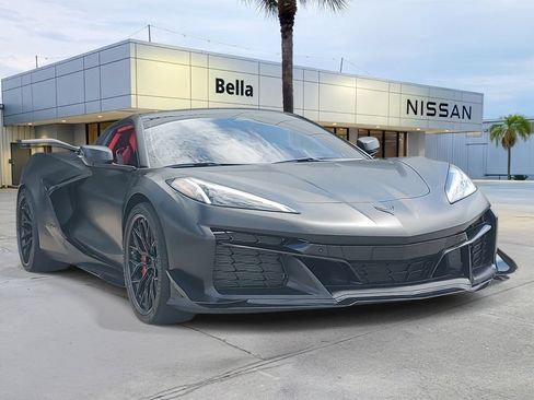 Used 2024 Chevrolet Corvette Z06 RWD image 10