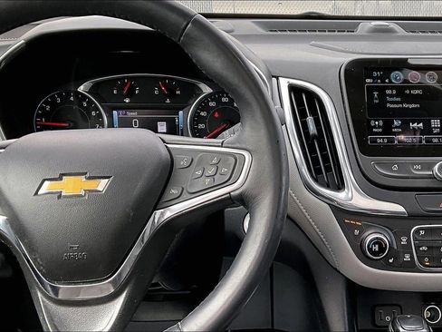 Used 2018 Chevrolet Equinox Premier image 18